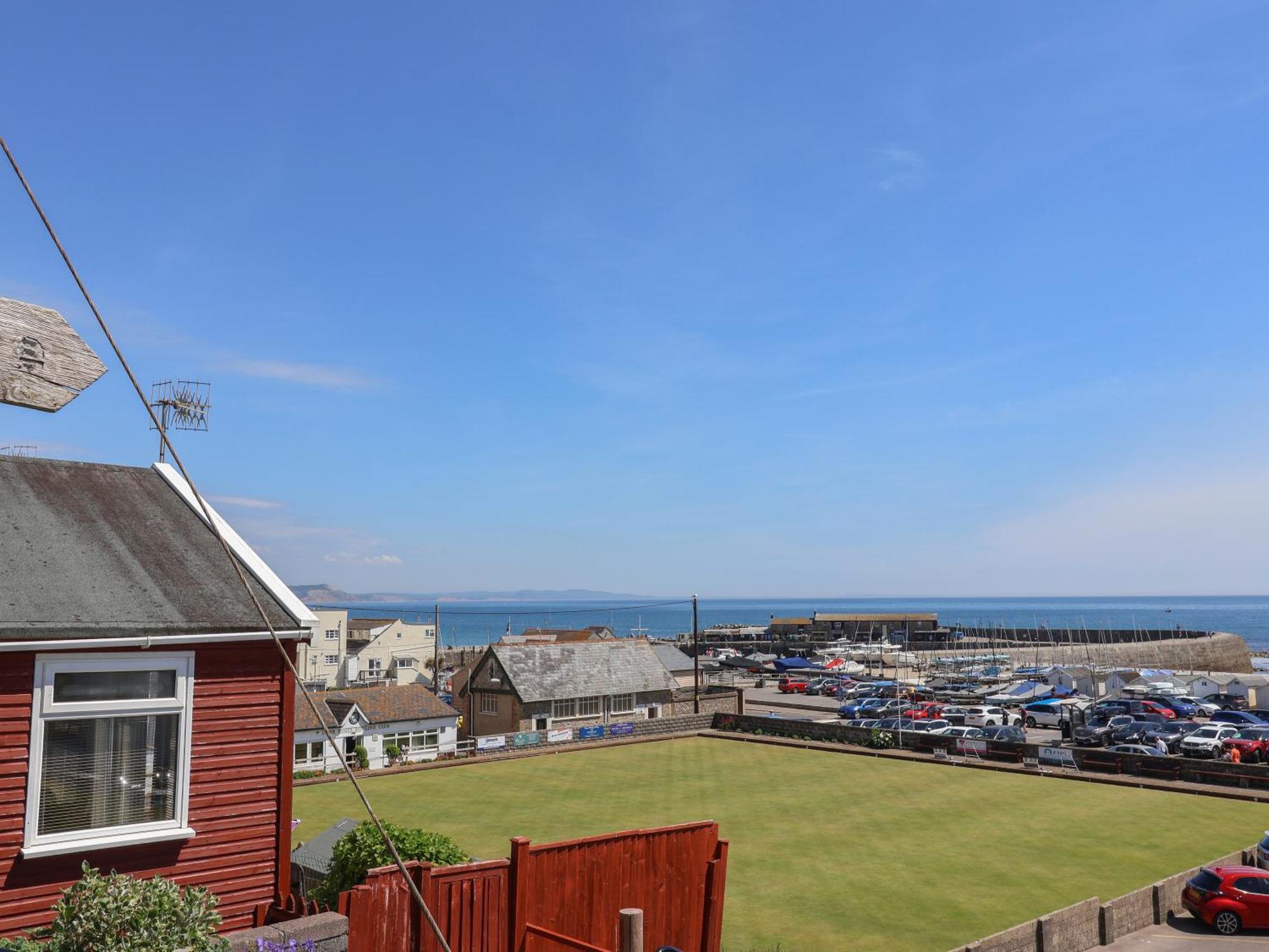Granny'S Teeth Villa Lyme Regis Exterior foto