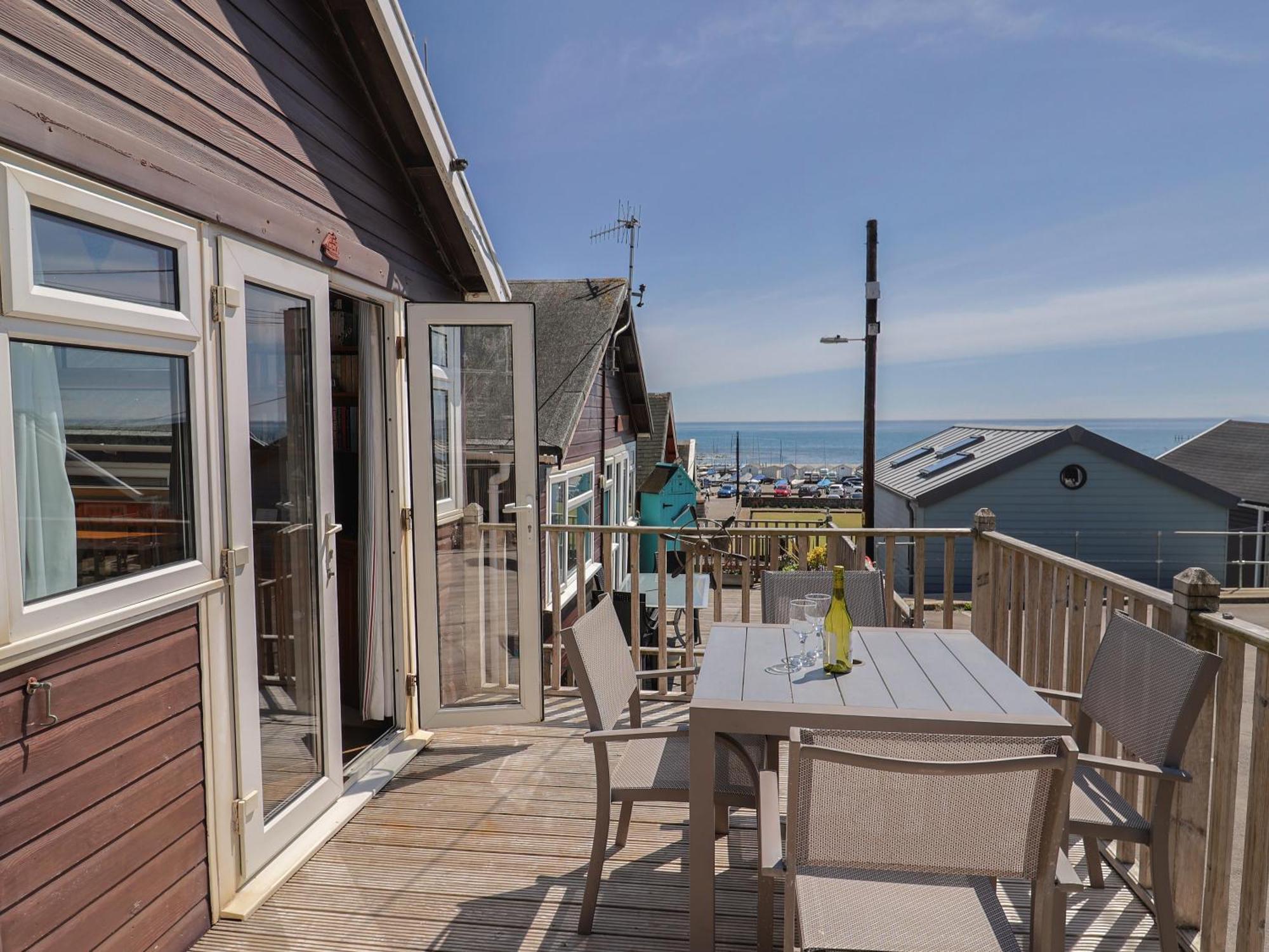 Granny'S Teeth Villa Lyme Regis Exterior foto
