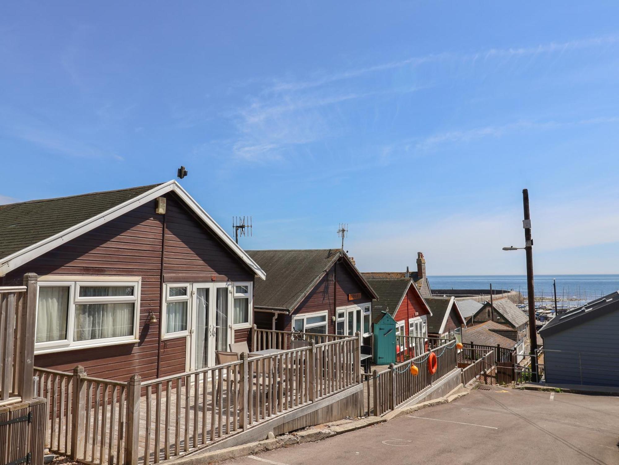 Granny'S Teeth Villa Lyme Regis Exterior foto